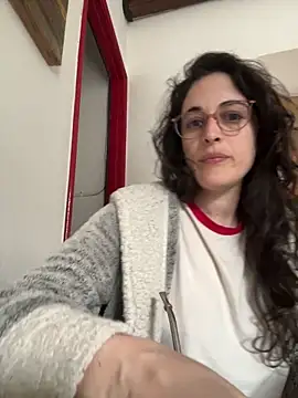 Lunaabbey online show from May 11, 5:20 am