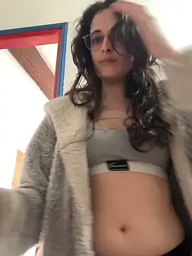 Lunaabbey online show from April 10, 6:09 am