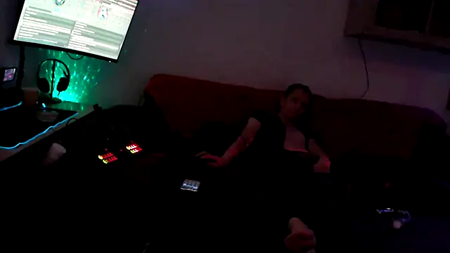 Snapshot of davidgntxxxxx chatting on November 2, 7:02 am davidgntxxxxx online show from November 2, 7:02 am