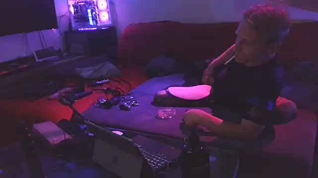 davidgntxxxxx online show from May 1, 9:25 am