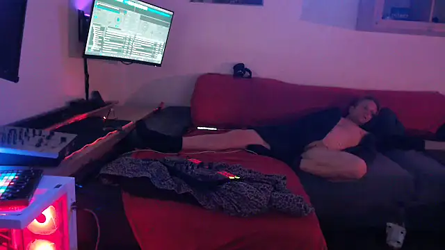 davidgntxxxxx online show from April 8, 7:15 pm