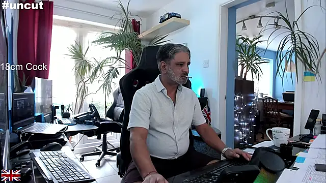 OnlineBossUK online show from September 10, 3:44 pm