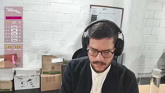 Snapshot of AndyHepburn chatting on October 8, 1:56 pm AndyHepburn online show from October 8, 1:56 pm