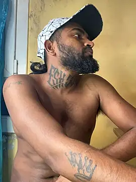 Snapshot of IviedWaster chatting on February 24, 11:52 pm IviedWaster online show from February 24, 11:52 pm