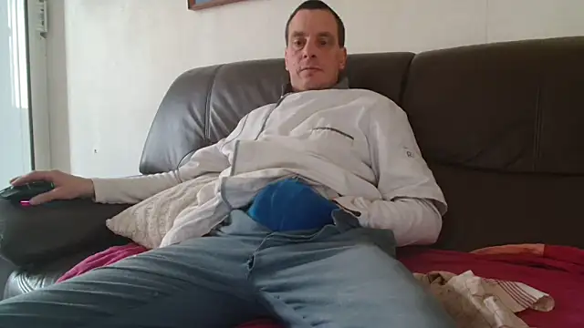 cloupefun online show from April 2, 11:28 am