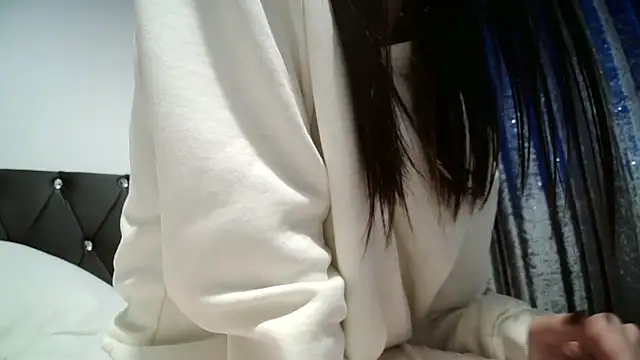 Snapshot of AaliyahLux chatting on November 30, 2:18 pm AaliyahLux online show from November 30, 2:18 pm