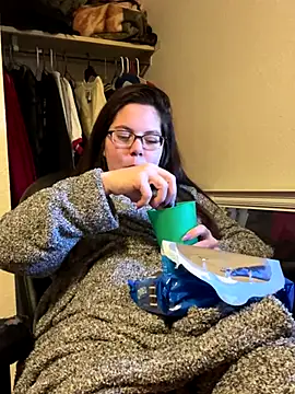 Snapshot of LacieStar chatting on December 8, 5:22 pm LacieStar online show from December 8, 5:22 pm