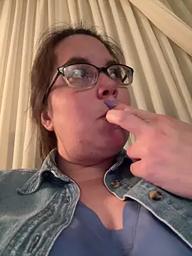 Snapshot of LacieStar chatting on December 9, 10:30 pm LacieStar online show from December 9, 10:30 pm