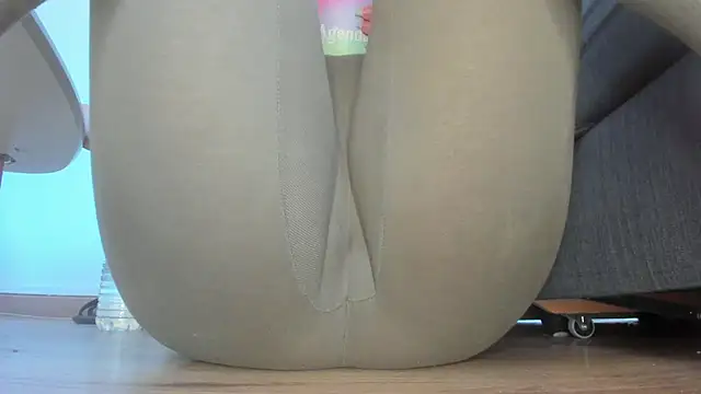 Squirtlady38 online show from July 4, 8:21 am