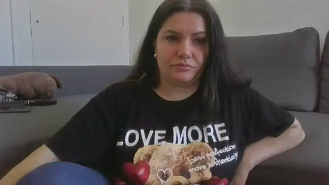 Snapshot of Squirtlady38 chatting on October 7, 11:00 am Squirtlady38 online show from October 7, 11:00 am