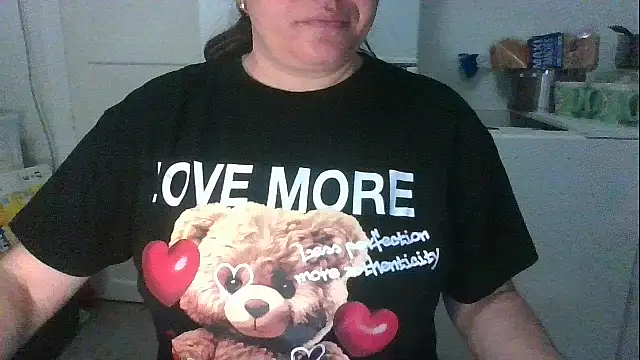 Snapshot of Squirtlady38 chatting on November 1, 10:47 pm Squirtlady38 online show from November 1, 10:47 pm