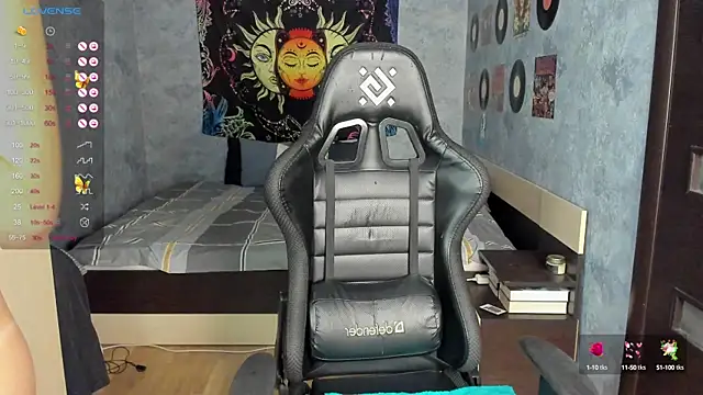 Horny Nikki  online show from December 28, 3:37 am