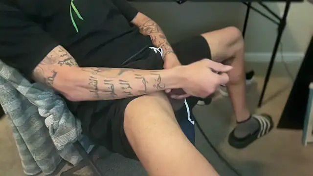 ANAKONDA KIING online show from December 3, 2:44 pm