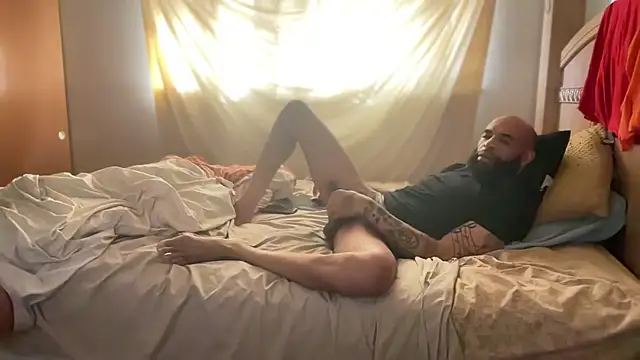 ANAKONDA KIING online show from January 9, 6:37 pm