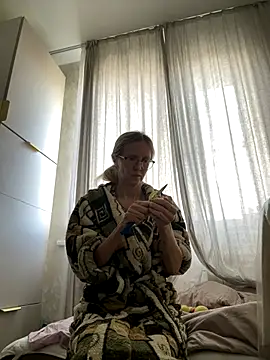 angelmommu online show from October 21, 7:19 am