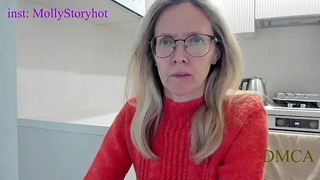 Snapshot of angelmommu chatting on February 6, 9:27 am angelmommu online show from February 6, 9:27 am