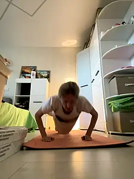 angelmommu online show from September 19, 4:16 am