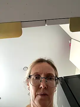 angelmommu online show from October 30, 8:23 am