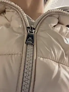 angelmommu online show from March 12, 7:23 am