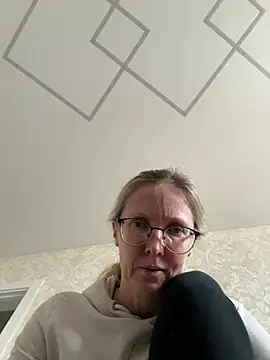 angelmommu online show from March 19, 6:24 am