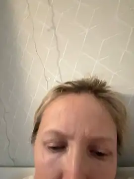 Snapshot of angelmommu chatting on February 14, 5:07 am angelmommu online show from February 14, 5:07 am