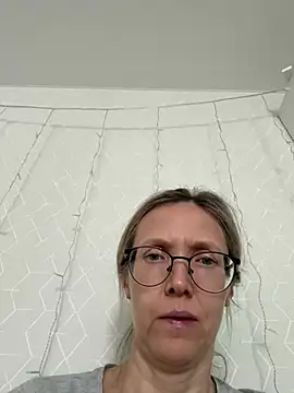 angelmommu online show from April 3, 6:20 am