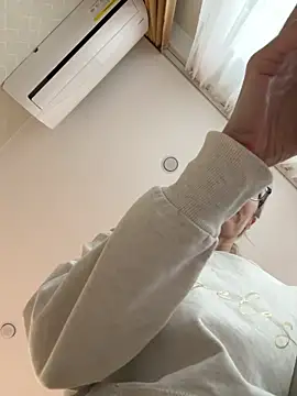 angelmommu online show from April 1, 7:20 am