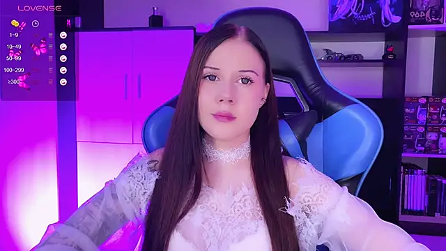 jasminevine online show from December 6, 8:45 pm