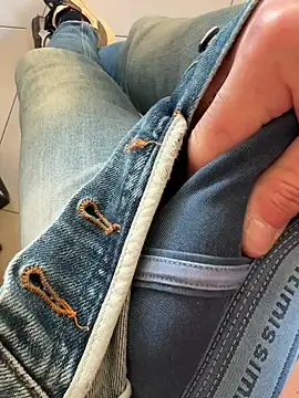 Snapshot of buodiculo chatting on March 17, 4:43 pm buodiculo online show from March 17, 4:43 pm