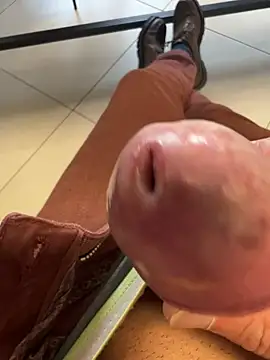 Snapshot of buodiculo chatting on March 11, 7:24 am buodiculo online show from March 11, 7:24 am