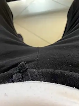 Snapshot of buodiculo chatting on February 24, 1:21 pm buodiculo online show from February 24, 1:21 pm