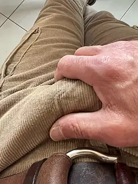 Snapshot of buodiculo chatting on March 10, 2:37 pm buodiculo online show from March 10, 2:37 pm