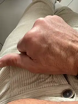 Snapshot of buodiculo chatting on February 28, 2:09 pm buodiculo online show from February 28, 2:09 pm