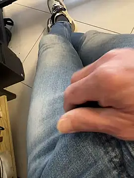 Snapshot of buodiculo chatting on March 14, 10:07 am buodiculo online show from March 14, 10:07 am