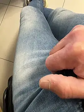 Snapshot of buodiculo chatting on March 6, 5:11 pm buodiculo online show from March 6, 5:11 pm