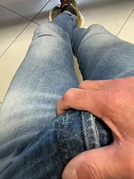 Snapshot of buodiculo chatting on March 21, 4:51 pm buodiculo online show from March 21, 4:51 pm