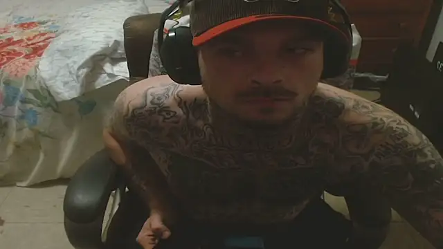Snapshot of DADDY_KANE8--- chatting on June 20, 7:24 am DADDY KANE8--- online show from June 20, 7:24 am