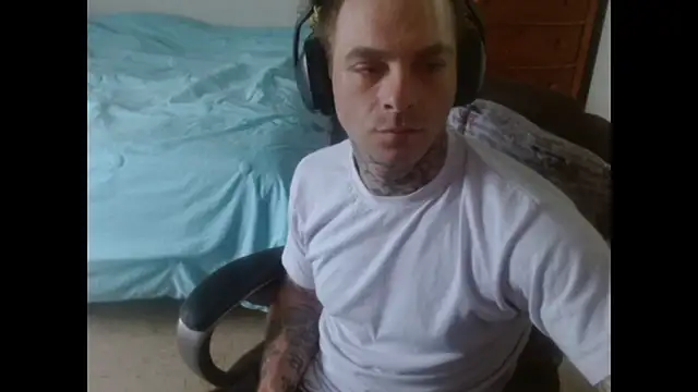 Snapshot of DADDY_KANE8--- chatting on July 16, 4:37 pm DADDY KANE8--- online show from July 16, 4:37 pm
