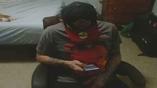 Snapshot of DADDY_KANE8--- chatting on June 27, 3:40 pm DADDY KANE8--- online show from June 27, 3:40 pm