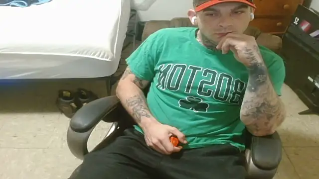 Snapshot of DADDY_KANE8--- chatting on July 4, 11:05 am DADDY KANE8--- online show from July 4, 11:05 am