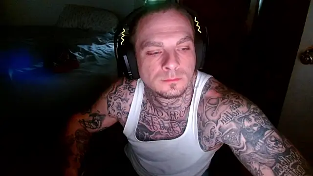 Snapshot of DADDY_KANE8--- chatting on April 18, 10:32 pm DADDY KANE8--- online show from April 18, 10:32 pm