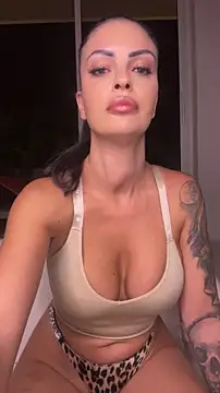 Helena Karel online show from June 25, 2:11 pm