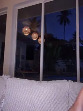 Snapshot of Helena_Karel chatting on October 2, 11:35 am Helena Karel online show from October 2, 11:35 am