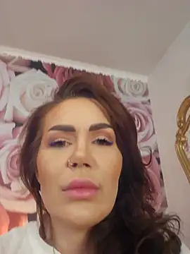 Snapshot of HessaHessy chatting on February 7, 4:15 pm HessaHessy online show from February 7, 4:15 pm