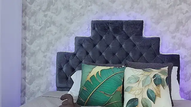 elizabeth coleman online show from April 8, 9:49 pm