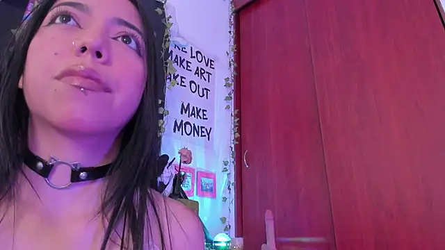 little kayla  online show from May 15, 8:18 pm