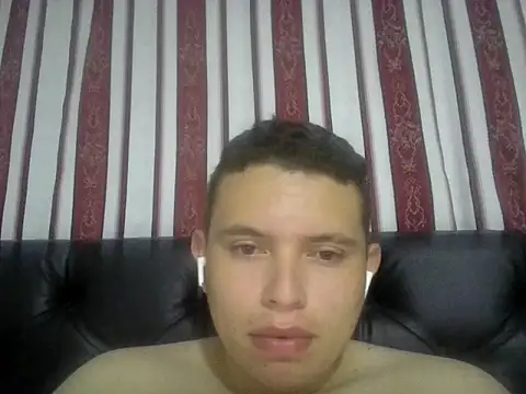 mons41 online show from April 5, 11:33 pm