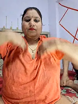 Snapshot of MOM-SUN-COUPLE chatting on March 5, 4:57 pm MOM-SUN-COUPLE online show from March 5, 4:57 pm