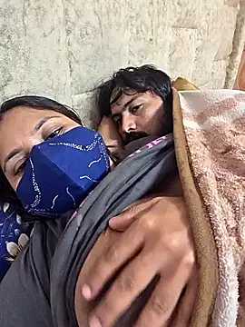 Snapshot of MOM-SUN-COUPLE chatting on October 6, 4:41 pm MOM-SUN-COUPLE online show from October 6, 4:41 pm