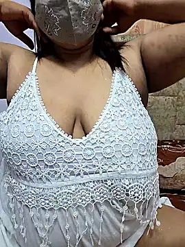 Snapshot of MOM-SUN-COUPLE chatting on November 1, 9:19 pm MOM-SUN-COUPLE online show from November 1, 9:19 pm